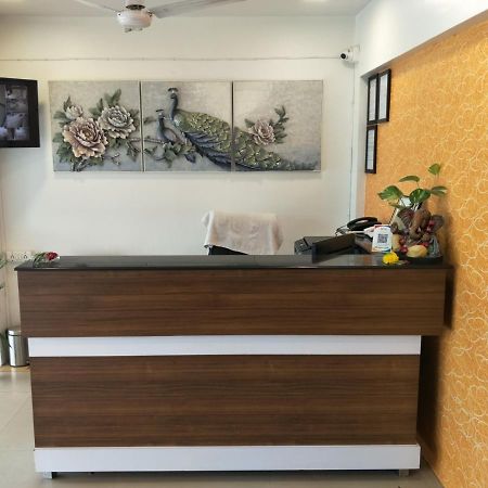Hotel Runway Inn Ahmedabad Extérieur photo
