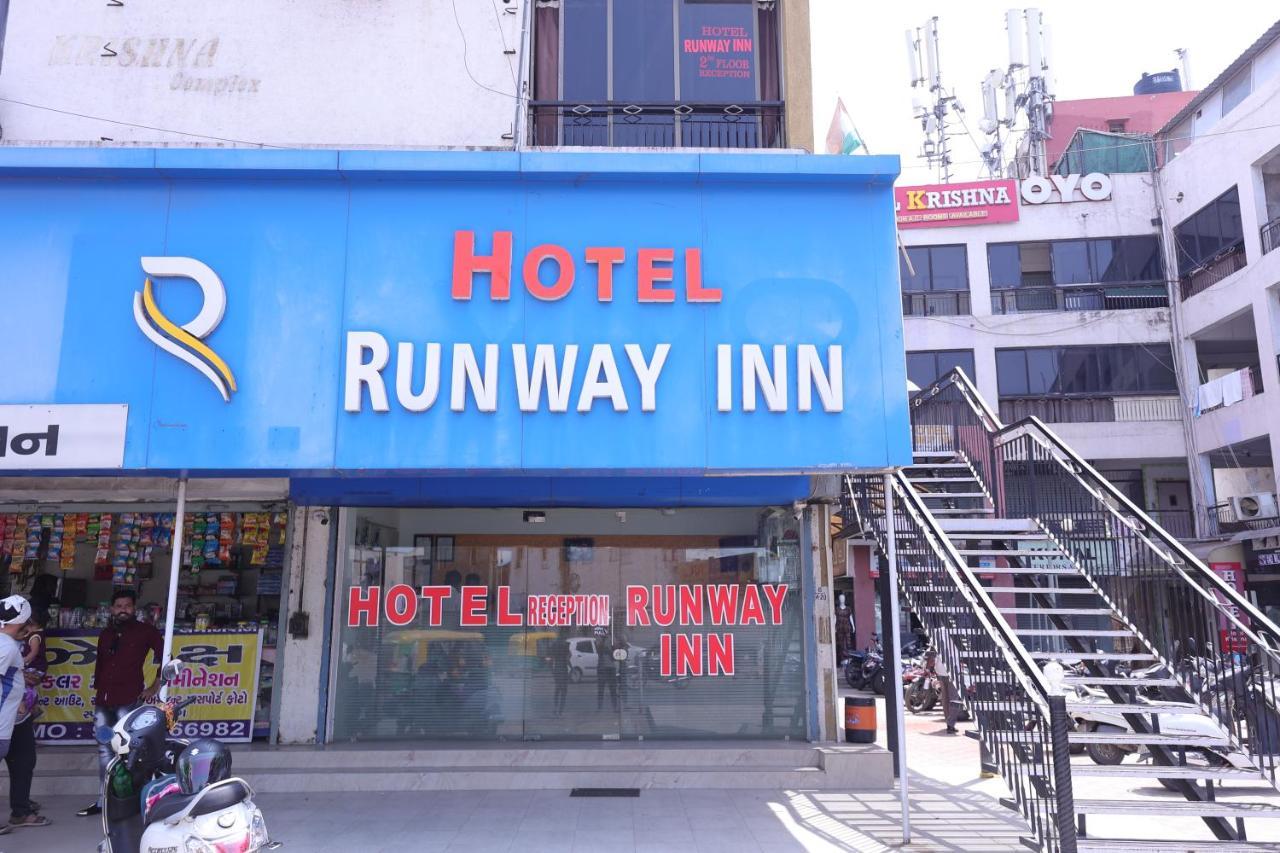 Hotel Runway Inn Ahmedabad Extérieur photo