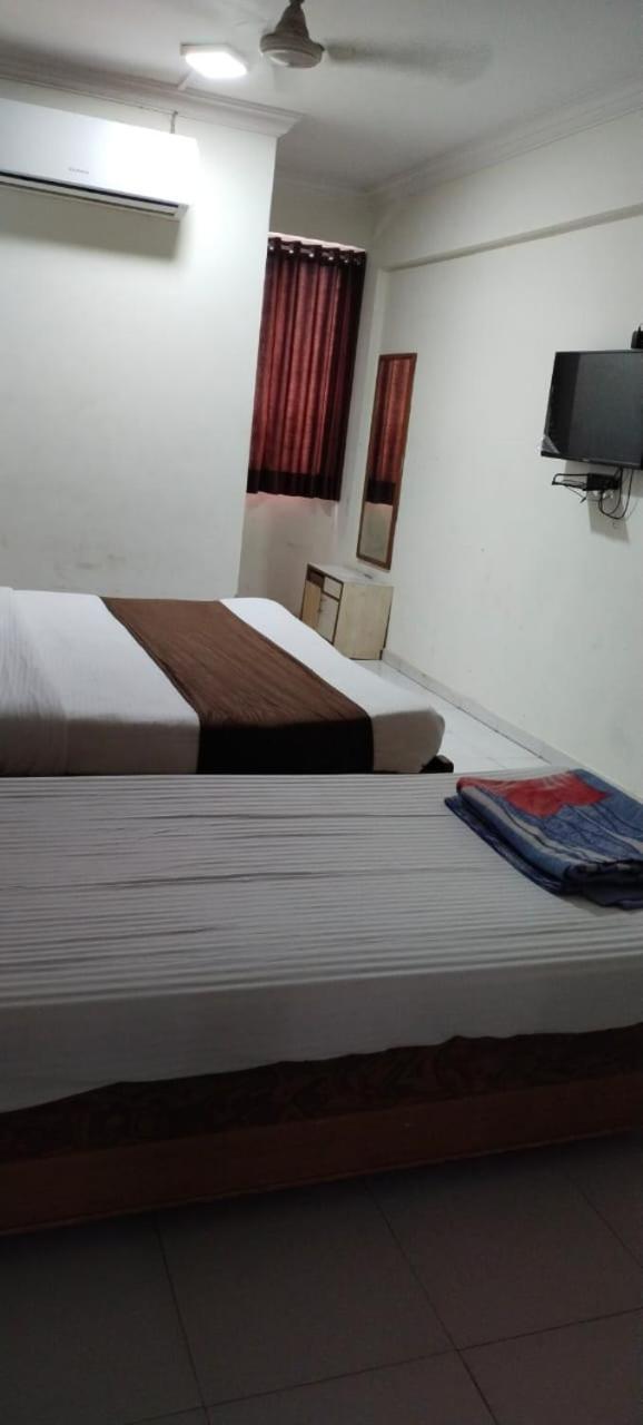 Hotel Runway Inn Ahmedabad Chambre photo