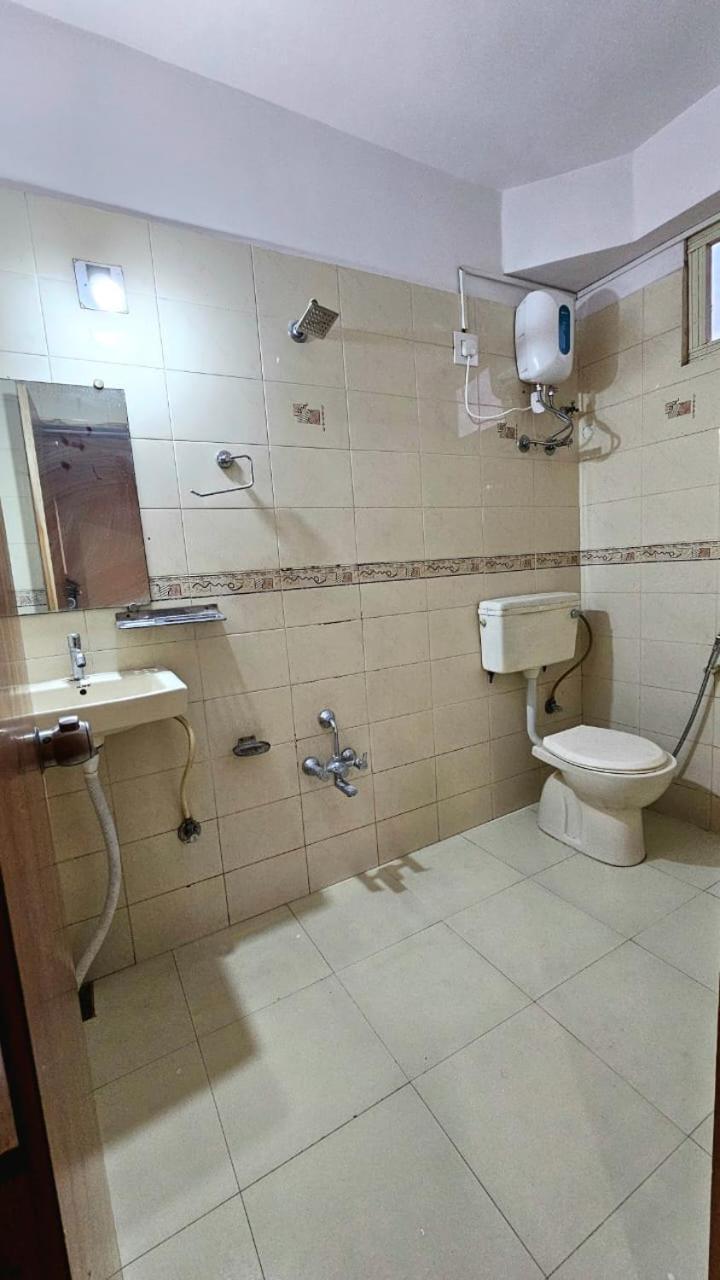 Hotel Runway Inn Ahmedabad Extérieur photo