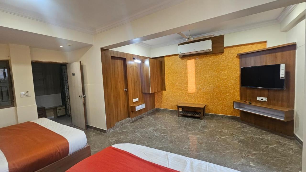 Hotel Runway Inn Ahmedabad Extérieur photo